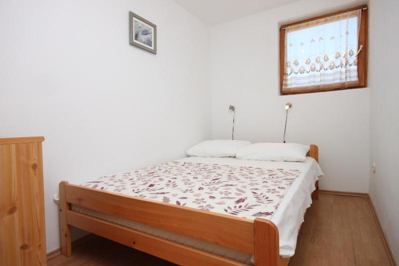 One-Bedroom Apartment with Terrace and Sea View image 1