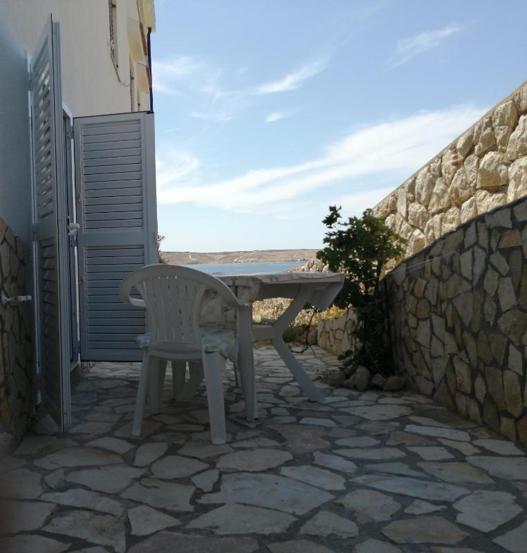 One-Bedroom Apartment with Terrace and Sea View image 3