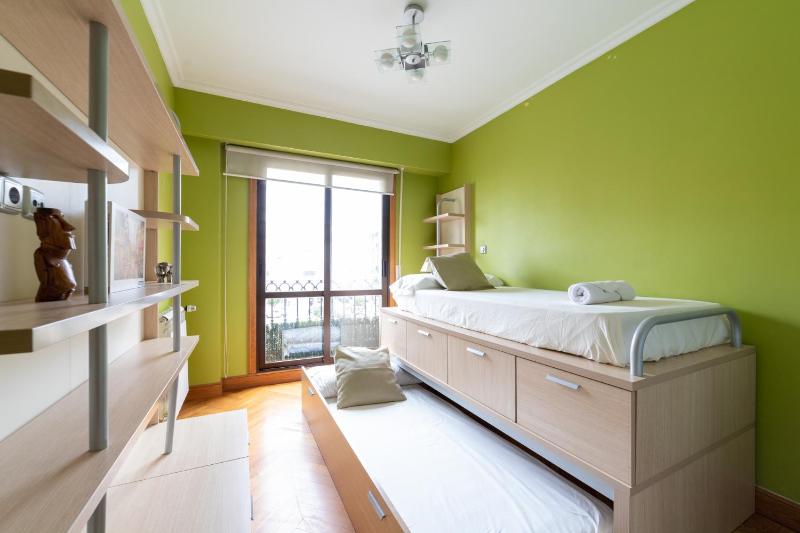 Comfy & luminous terrace apartment - image 36