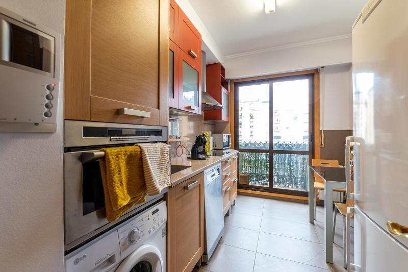 Comfy & luminous terrace apartment - image 19