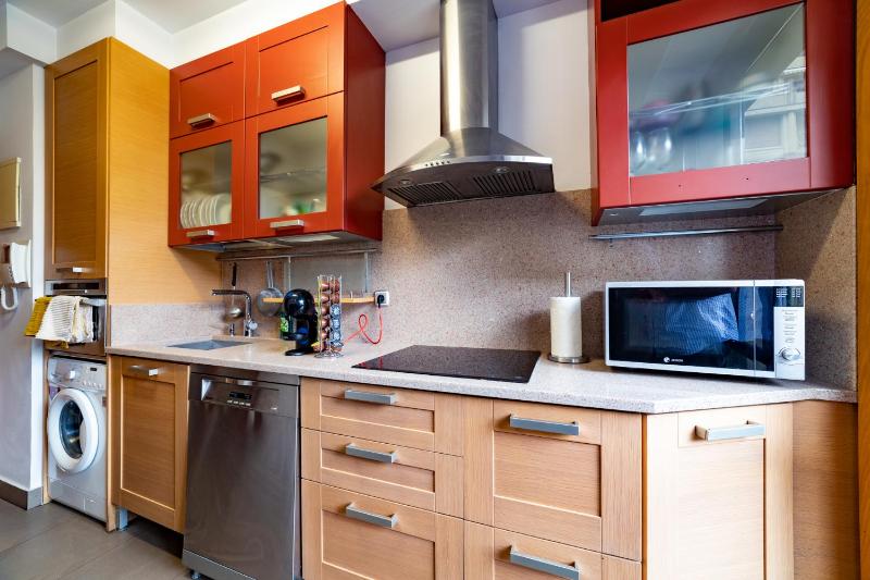 Comfy & luminous terrace apartment - image 16