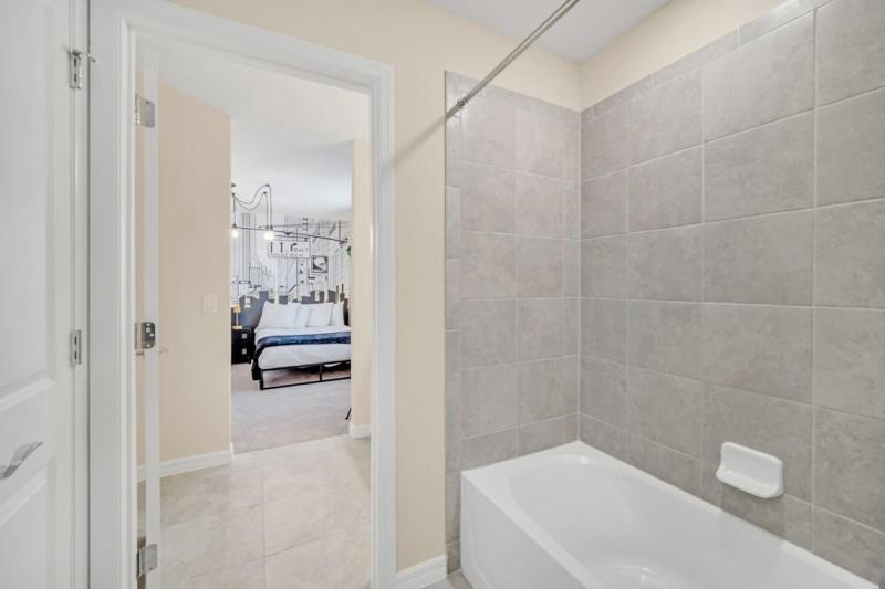 8 Bedroom 6 Bathroom Resort Home villa - image 10