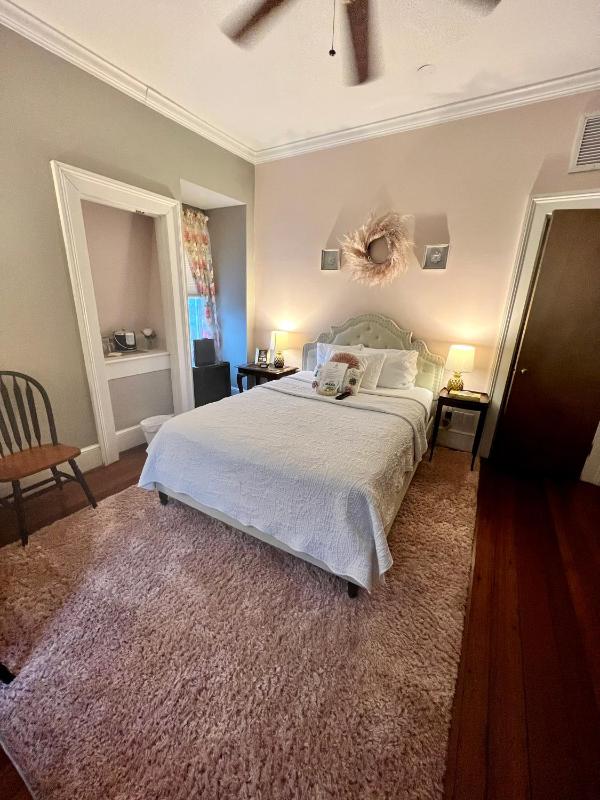 Standard Queen Room 7 image 2