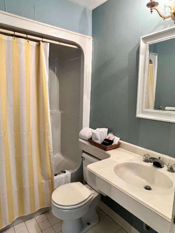 Barksdale House Inn - image 47