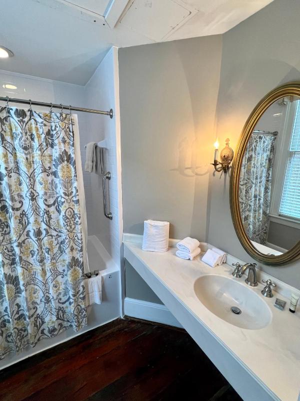 Barksdale House Inn - image 34