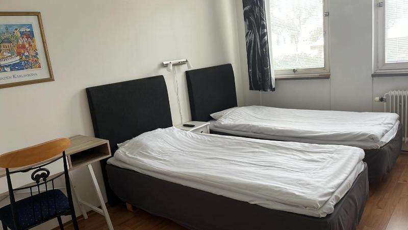 Twin Room with Shared Bathroom image 3