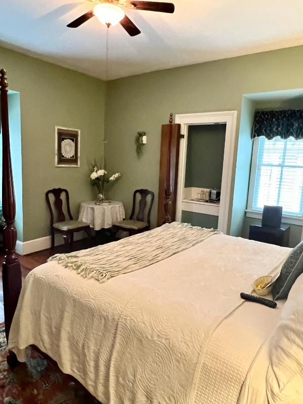 Barksdale House Inn - image 11