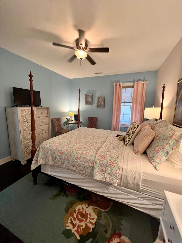 Barksdale House Inn - image 3