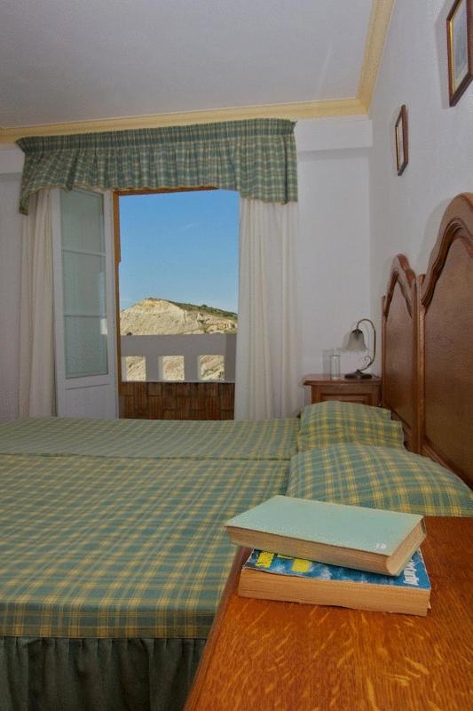 Three-Bedroom House image 4