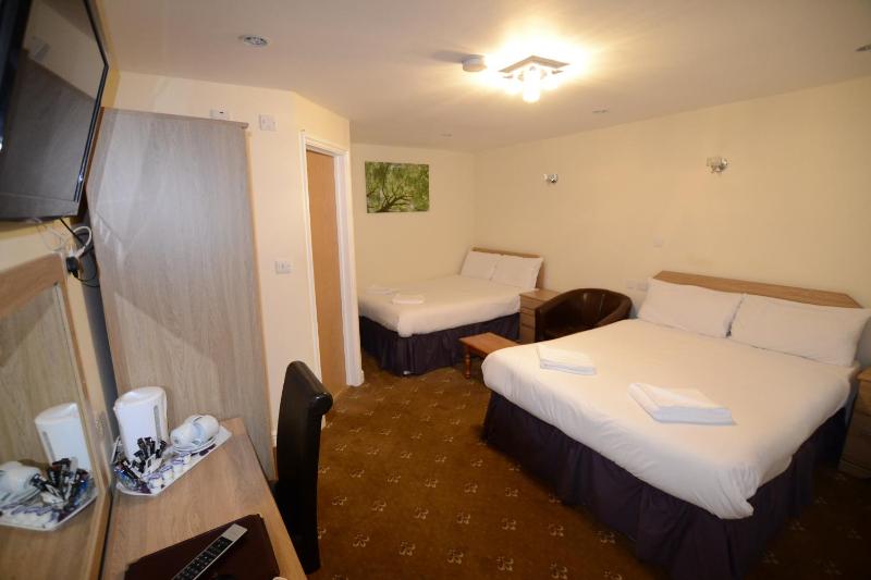 Quadruple Room image 1