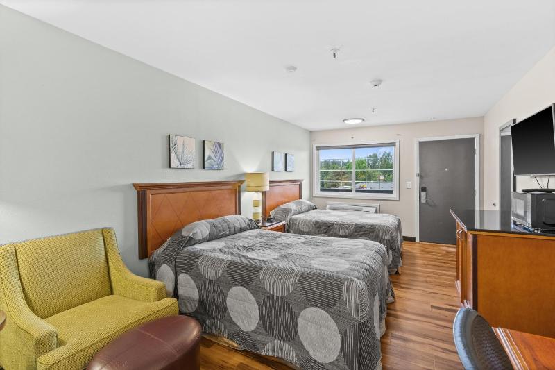 Double Room with Two Double Beds - Non-Smoking image 4
