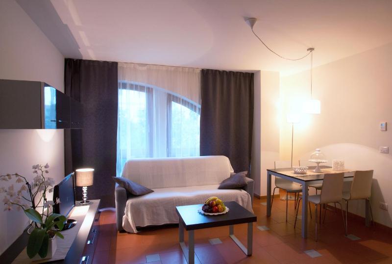 Lacroma Aparthotel - image 34
