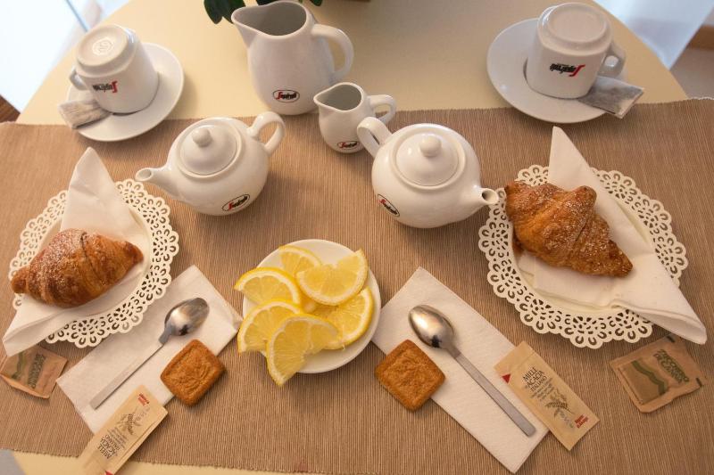 Lacroma Aparthotel - image 25