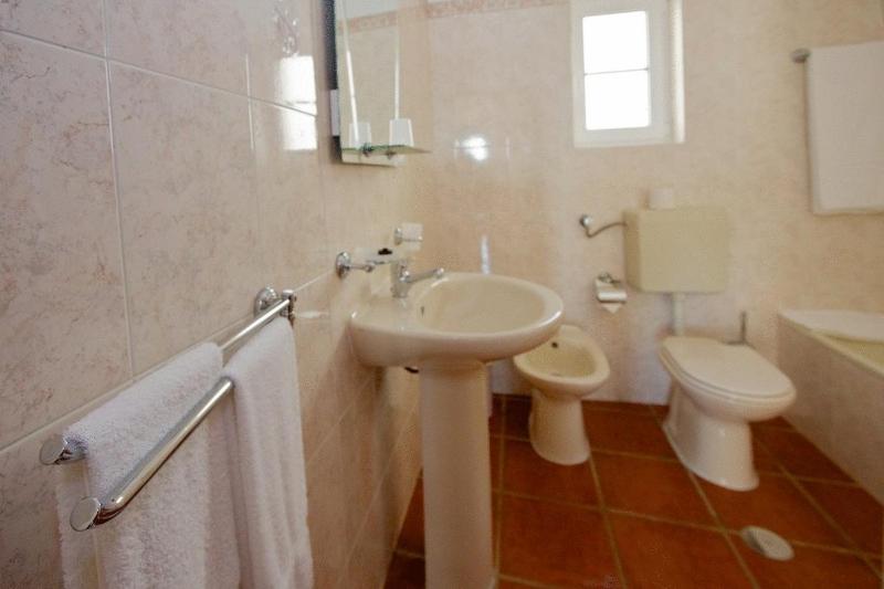 Studio Apartment image 2