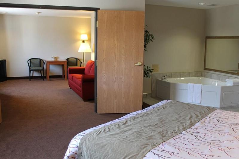 King Suite with Spa Bath image 3