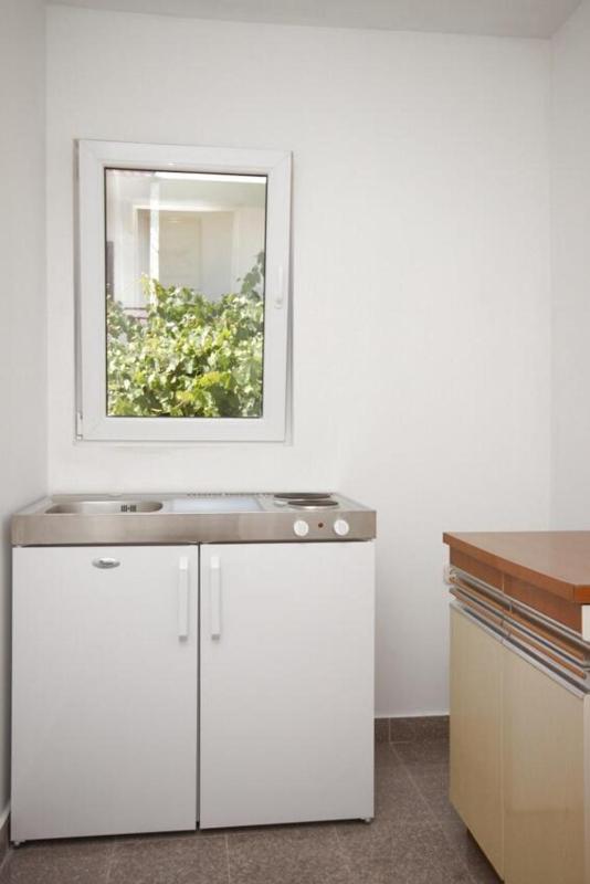 Double Room with Terrace and Sea View   image 2