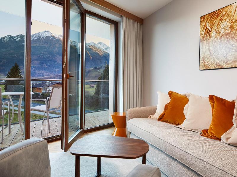 One-Bedroom Apartment with Balcony or Terrace image 2