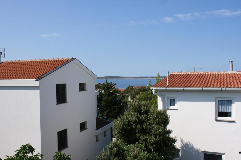 One-Bedroom Apartment with Terrace and Sea View image 3