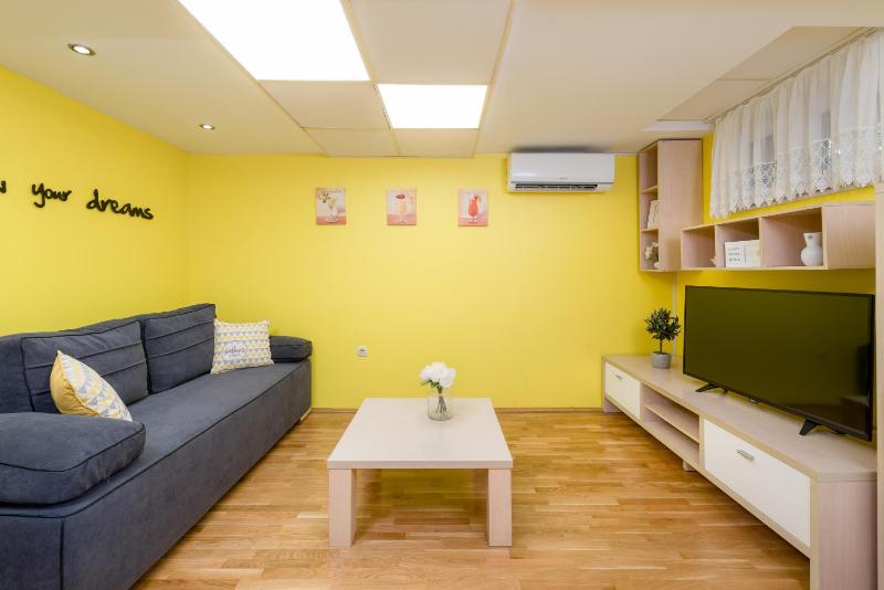 One-Bedroom Apartment image 1