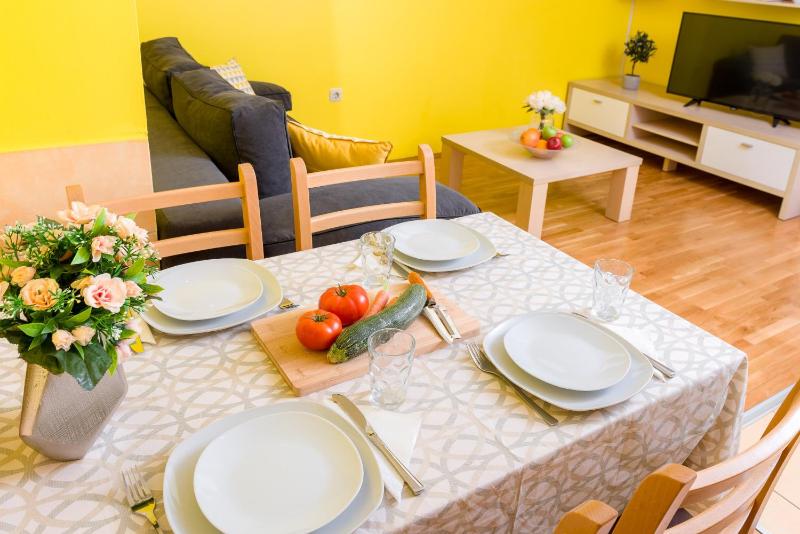 One-Bedroom Apartment image 4