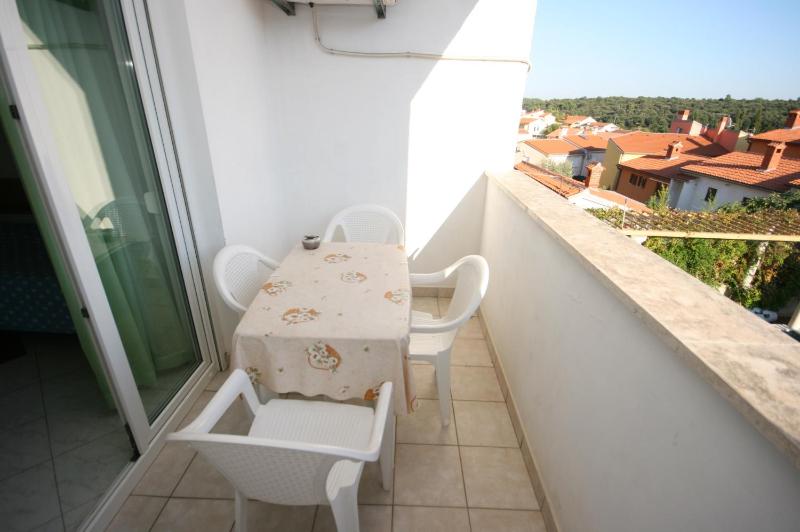 One-Bedroom Apartment with Terrace image 3