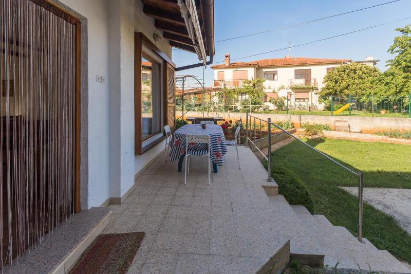 One-Bedroom Apartment with Terrace image 4
