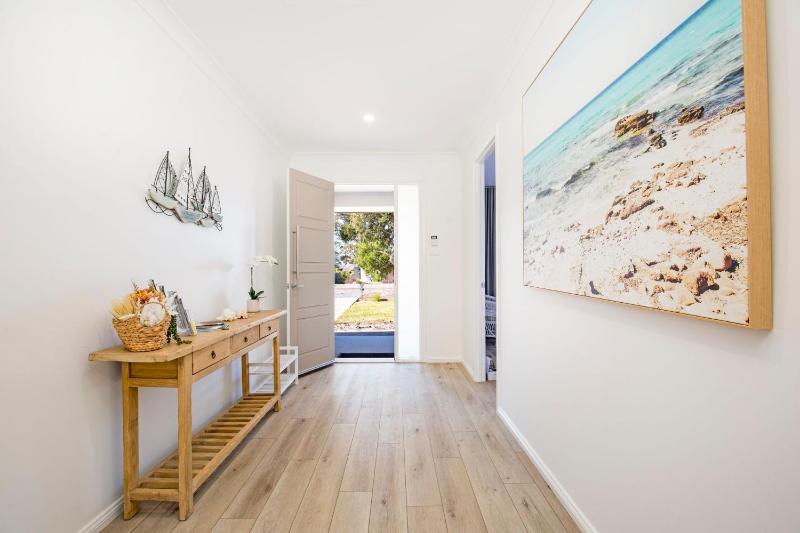 Callala Sunrise Pet Friendly 5 Mins Walk to Beach - image 25