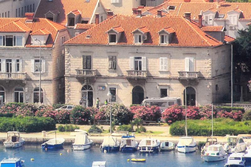 Apartments by the sea Dubrovnik - 9058 - image 1