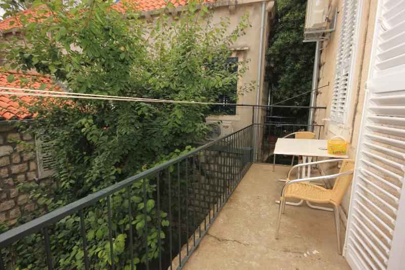 Two-Bedroom Apartment with Balcony and Sea View image 4