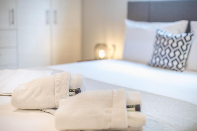 One-Bedroom Apartment image 4