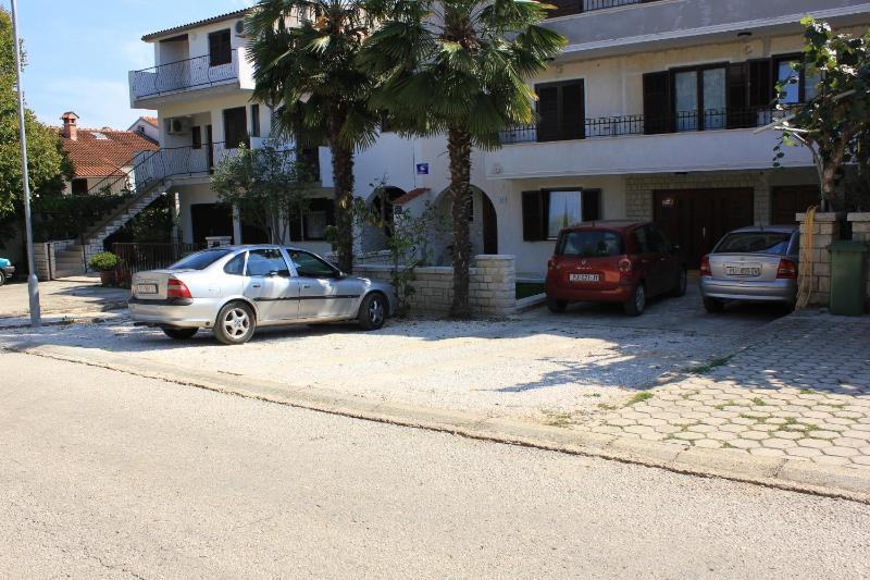 Apartments with parking space Rovinj - 7185 - image 7