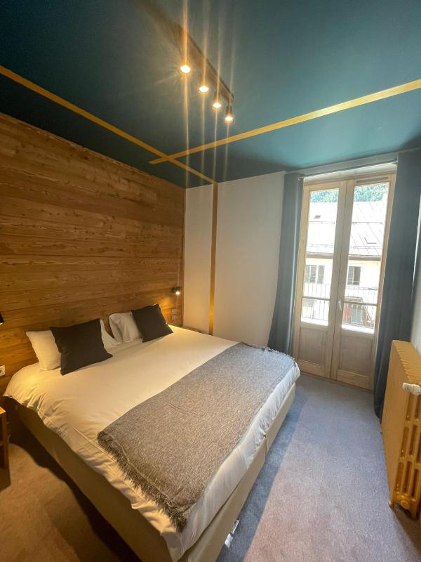 Superior Double or Twin Room image 4