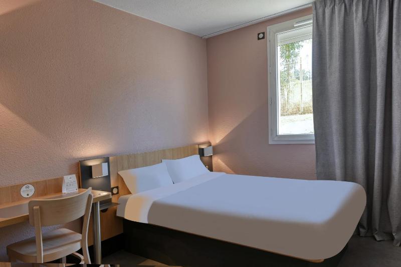 Double Room image 2