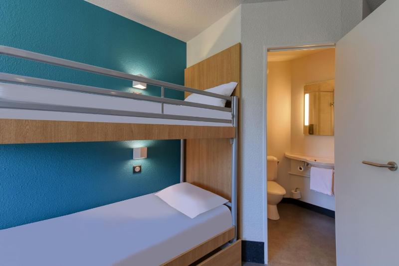 Quadruple Room image 1