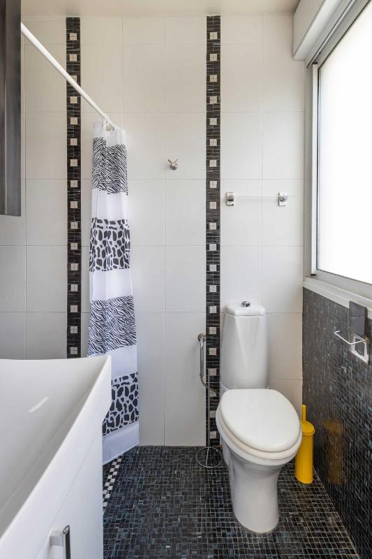 Cozy and Spacious by TLV2RENT - image 2