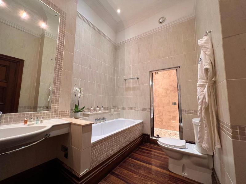 Superior Double Room - Main Hotel image 3
