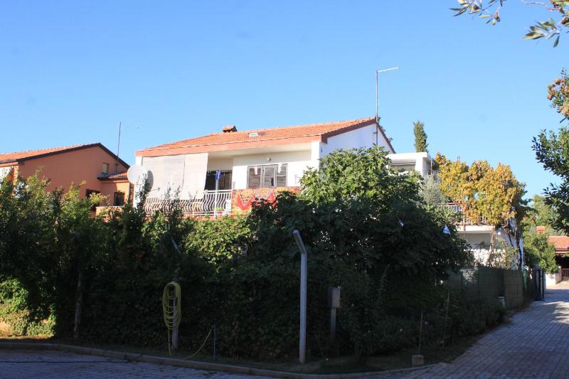 Apartments with a parking space Fazana - 7283 - image 1