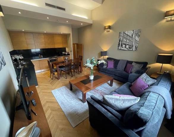 Quebecs Luxury Apartments - image 11