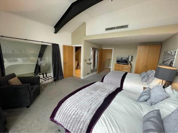 Quebecs Luxury Apartments - image 7