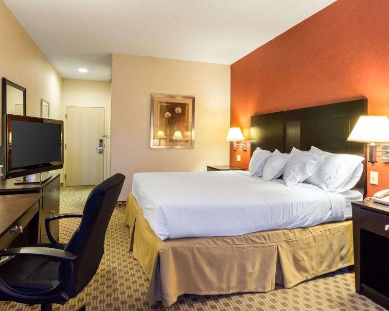 Standard King Room - Non-Smoking  image 2