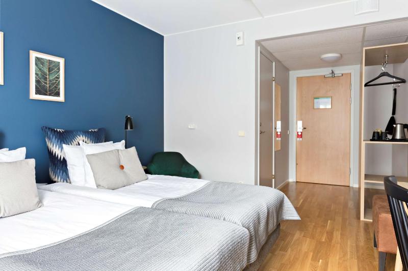 Twin Room image 4