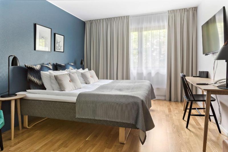 Standard King Room image 1