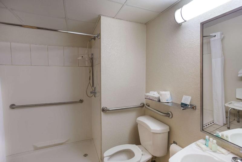 Queen Room with Two Queen Beds - Accessible/Non Smoking image 1