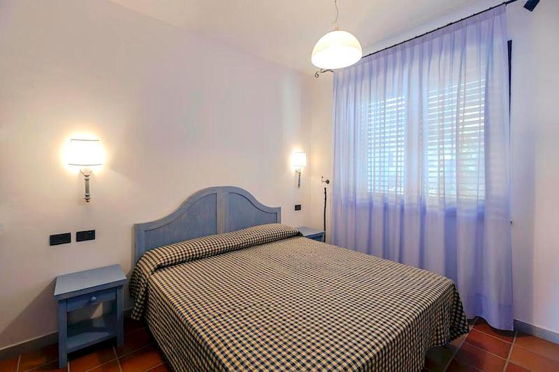 One-Bedroom Apartment image 3