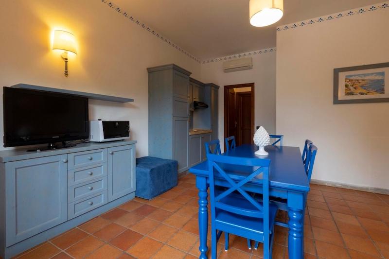 One-Bedroom Apartment image 4