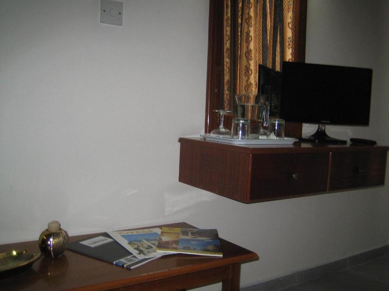 Standard Triple Room image 4