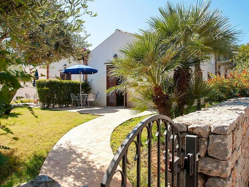 Two-Bedroom Apartment (6 Adults) image 1