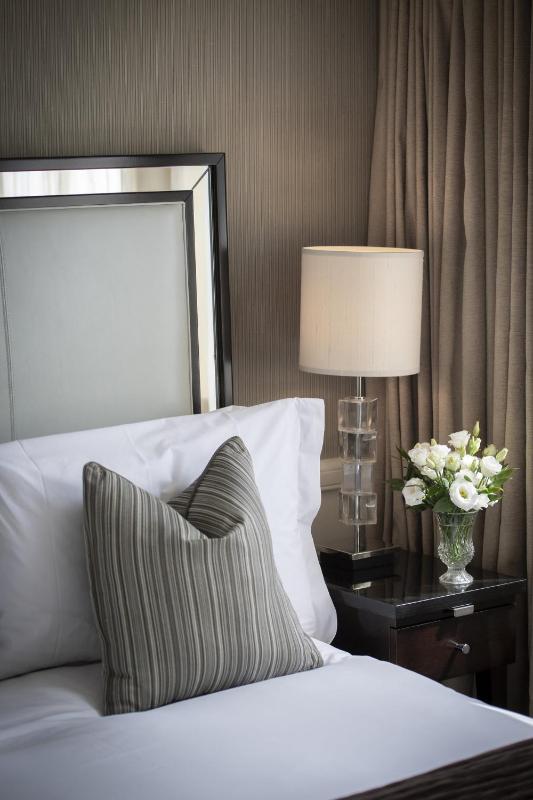Standard Double Room image 3