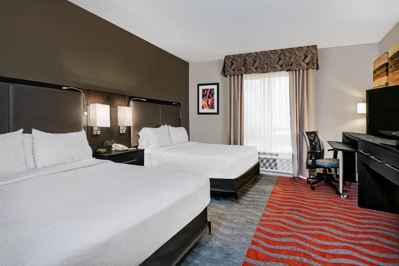 Standard Room with Two Queen Beds image 2