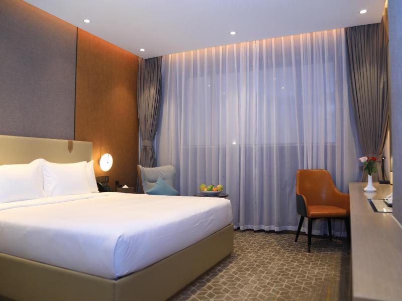 Skylight In-Terminal Hotel - image 2